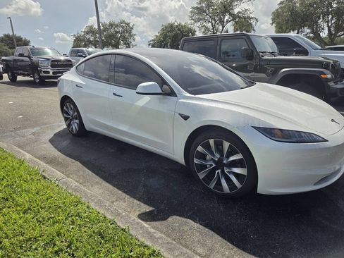 Used 2024 Tesla Model 3 Standard Range RWD image 2