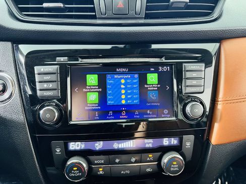 Used 2018 Nissan Rogue SL w/ Premium Package AWD/4WD image 15