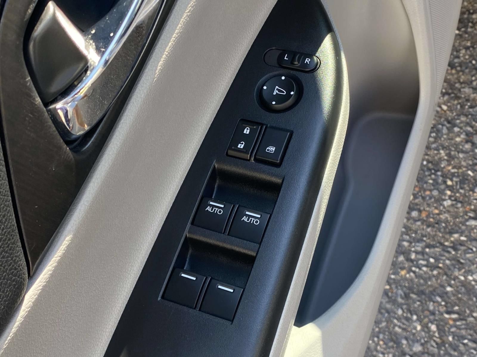 Used 2013 Honda Accord EX-L image 28