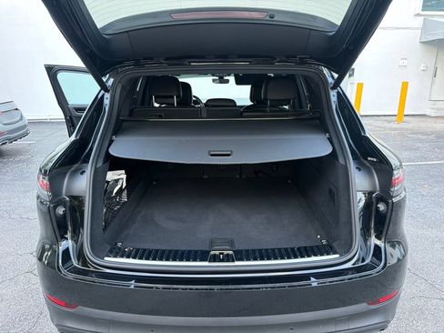 Used 2021 Porsche Cayenne AWD/4WD image 15