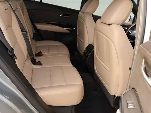 Used 2024 Cadillac XT4 Luxury w/ Cold Weather Package FWD image 16
