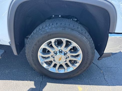 Used 2025 Chevrolet Silverado 2500 LTZ w/ LTZ Premium Package AWD/4WD image 13