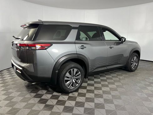 Used 2025 Nissan Pathfinder S image 8