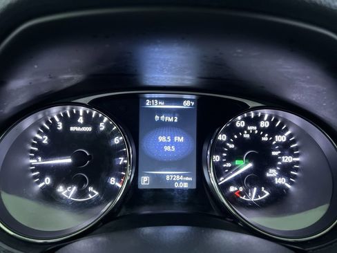 Used 2016 Nissan Rogue SV AWD/4WD image 19
