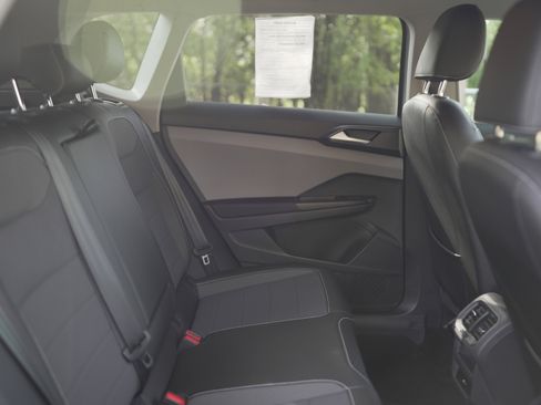 Used 2023 Volkswagen Taos SE image 23