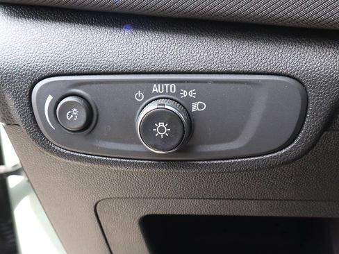 Used 2025 Chevrolet TrailBlazer LT AWD/4WD image 16