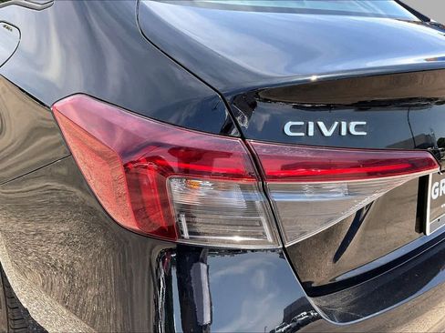 Used 2025 Honda Civic Sport image 27