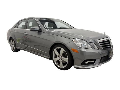 Used 2011 Mercedes-Benz E 350 4MATIC Sedan image 3