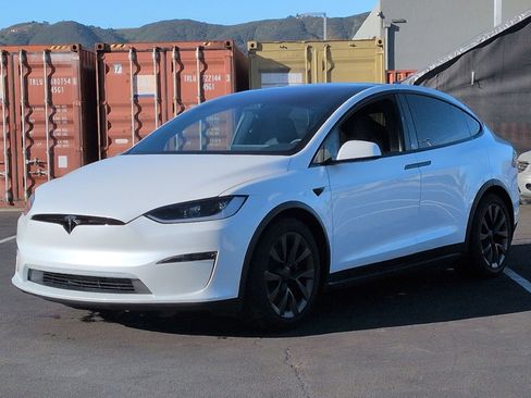 Used 2023 Tesla Model X image 5