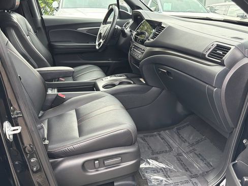 Used 2023 Honda Passport TrailSport image 12