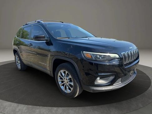 Used 2021 Jeep Cherokee Latitude Plus AWD/4WD image 3