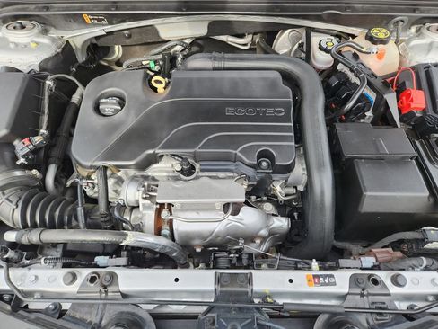 Used 2020 Chevrolet Malibu LT image 34