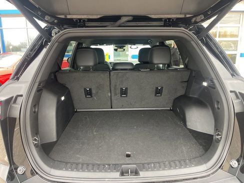 Used 2025 Chevrolet Equinox LT w/ Convenience Package II image 8