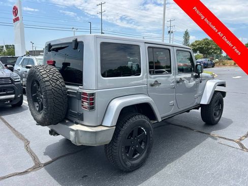 Used 2016 Jeep Wrangler Unlimited Sahara w/ Max Tow Package AWD/4WD image 16