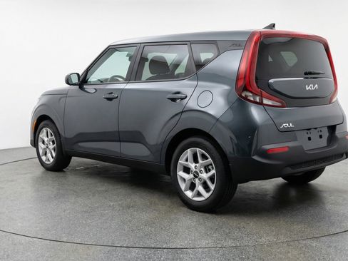 Used 2025 Kia Soul LX w/ LX Technology Package FWD image 6