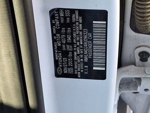 Used 2024 Hyundai Elantra Limited image 34