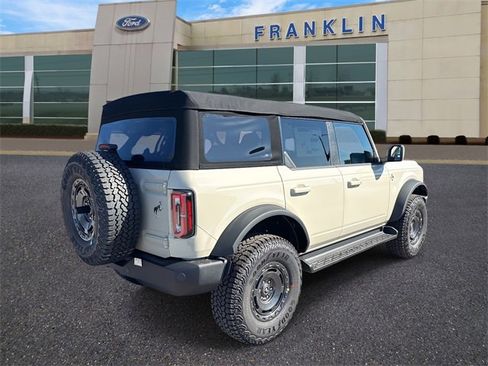 New 2025 Ford Bronco Outer Banks w/ Sasquatch Package image 7