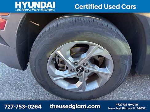 Used 2022 Hyundai Tucson SE image 5
