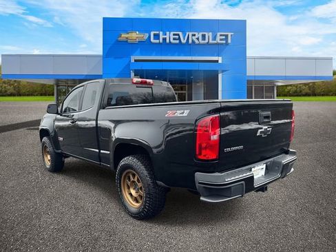 Used 2016 Chevrolet Colorado Z71 w/ Z71 Midnight Edition image 4