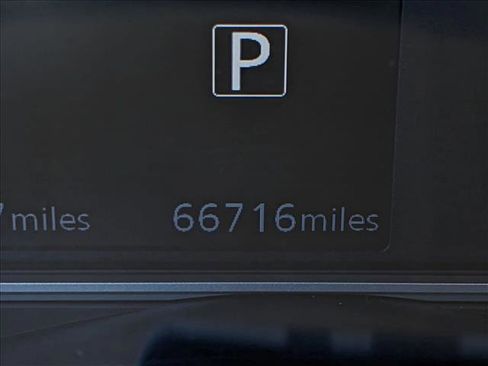 Used 2019 Nissan Kicks SV image 11