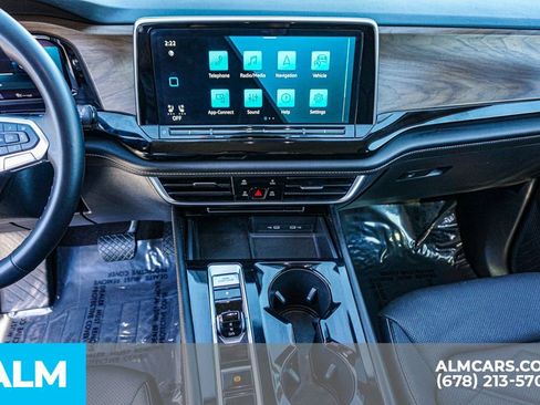 Used 2024 Volkswagen Atlas SE image 41