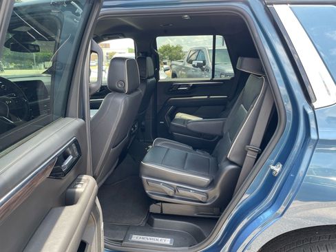 Used 2025 Chevrolet Tahoe Premier RWD image 5