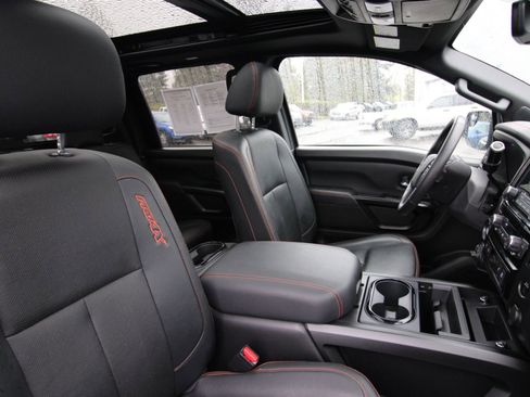 Used 2024 Nissan Titan PRO-4X w/ Pro-4x Convenience Package image 24