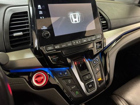 Used 2018 Honda Odyssey Elite image 13