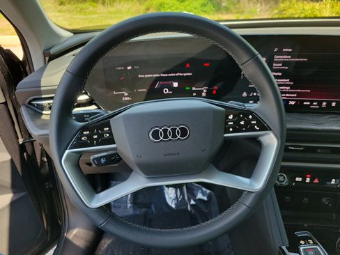 Used 2025 Audi Q5 Premium Plus w/ Premium Plus image 32