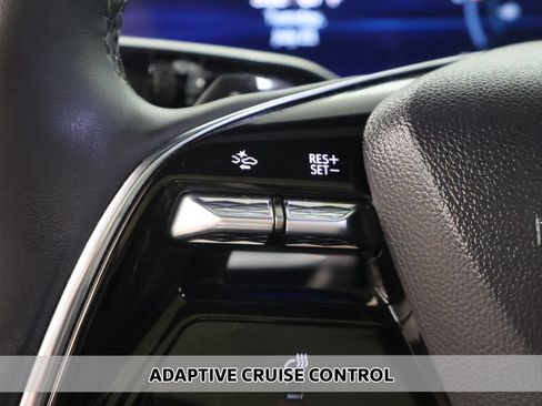 Used 2024 Cadillac Lyriq Luxury RWD image 5
