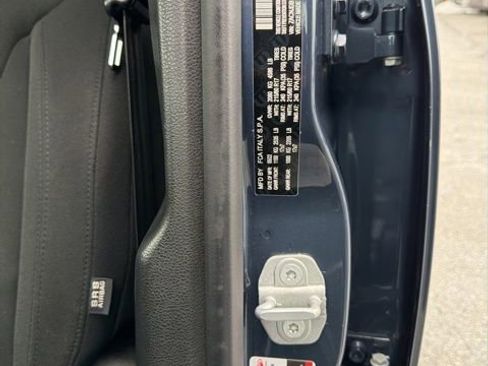 Used 2022 Jeep Renegade Latitude image 25