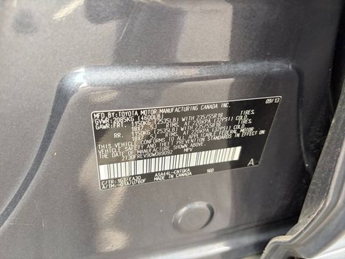 Used 2013 Toyota RAV4 Limited image 39