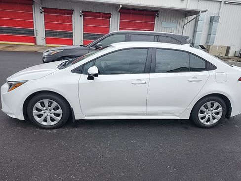 Used 2026 Toyota Corolla LE FWD image 8