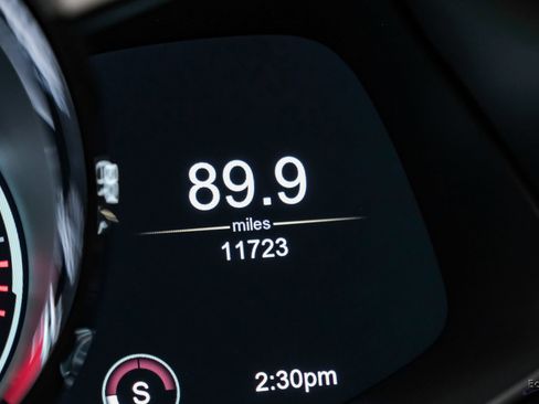 Used 2019 Aston Martin V8 Vantage Coupe RWD image 83