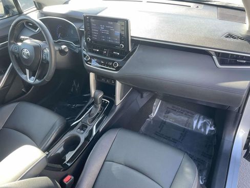 Used 2022 Toyota Corolla Cross XLE w/ Convenience Package image 27