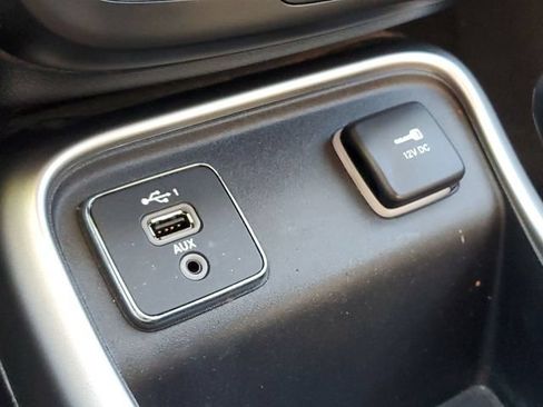 Used 2021 Jeep Compass Latitude FWD image 16