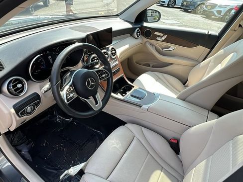 Used 2022 Mercedes-Benz GLC 300 4MATIC image 25