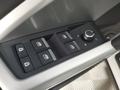 Used 2024 Audi Q3 2.0T Premium w/ Convenience Package image 20