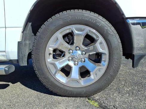 Used 2019 RAM 1500 Big Horn AWD/4WD image 9