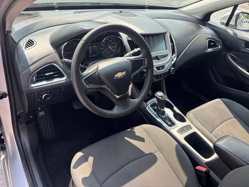 Used 2016 Chevrolet Cruze LS FWD image 10