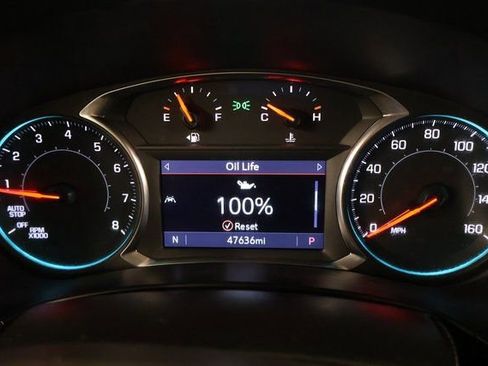 Used 2022 Chevrolet Equinox RS w/ RS Leather Package image 17