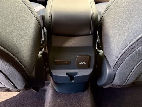 New 2025 Ford Maverick XLT w/ XLT Luxury Package FWD image 33