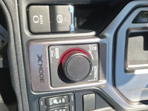 Used 2022 Subaru Forester Premium AWD/4WD image 25