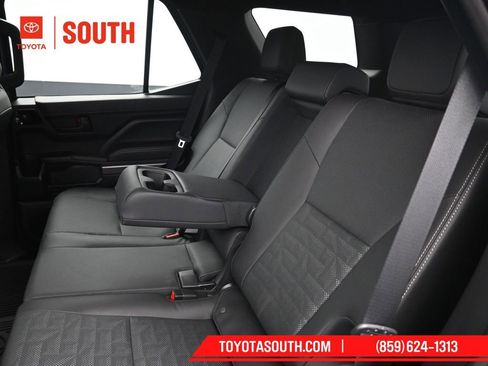 Used 2025 Toyota 4Runner TRD Off-Road Premium image 28