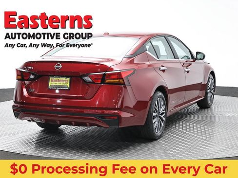 Used 2025 Nissan Altima 2.5 SV FWD image 5