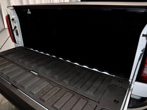 Used 2022 GMC Sierra 1500 SLT w/ SLT Premium Package image 18