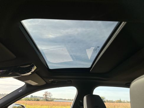 Used 2024 BMW 530i w/ Convenience Package image 22