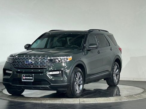 Used 2021 Ford Explorer XLT w/ Equipment Group 202A AWD/4WD image 5