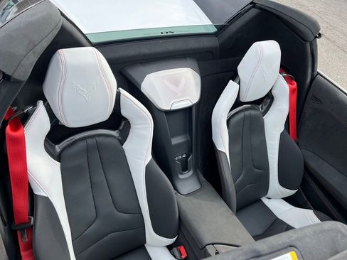 Used 2023 Chevrolet Corvette Stingray Premium Conv w/ Z51 Performance Package image 9