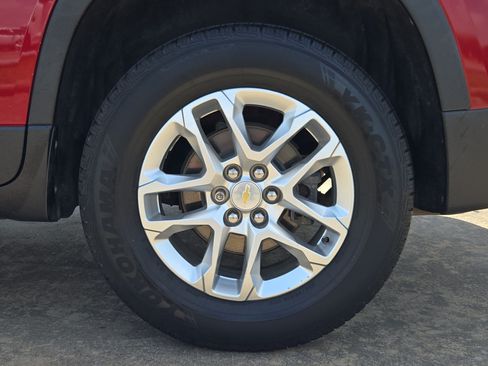 Used 2019 Chevrolet Traverse LT FWD image 11